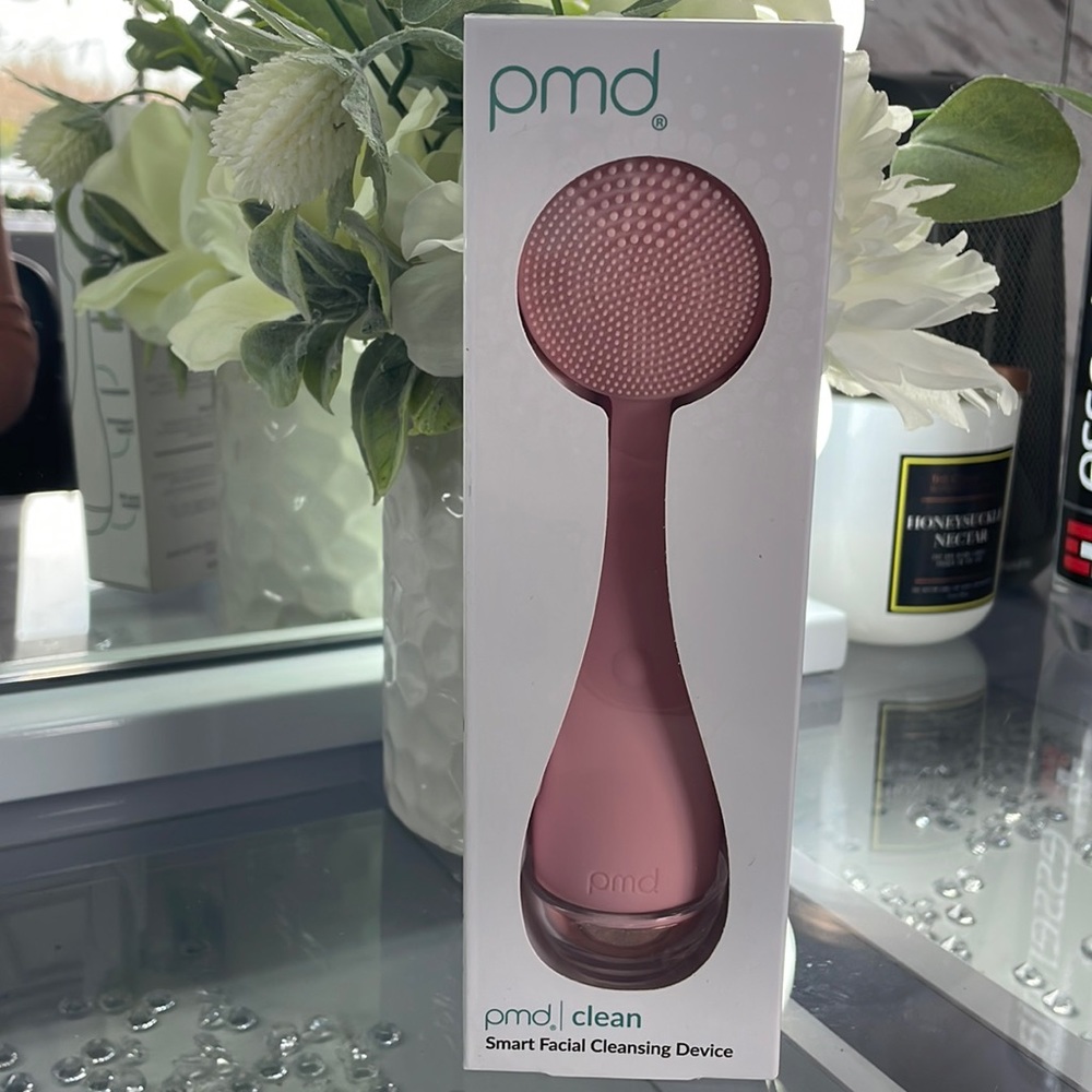 PMD Clean - Smart facial cleansing device